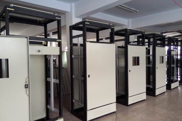 宁陕控制柜-3683厂家控制柜检修需要注意的